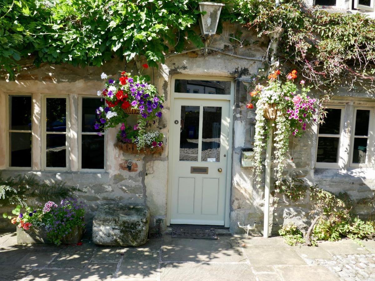 Ashfield House Hotel Grassington Kültér fotó The Old Post Office, Tetbury