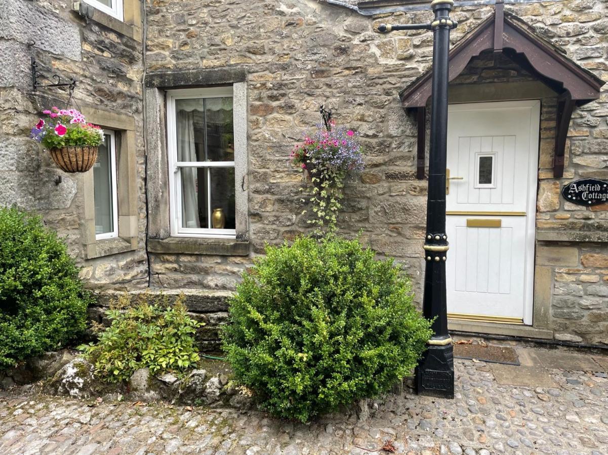Ashfield House Hotel Grassington Kültér fotó The smallest house in England